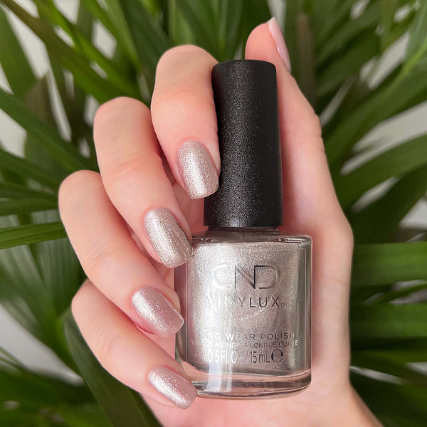 CND Vinylux Day to Knight | 0.5 oz / 15 mL